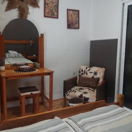 Apartman Breza Ruma Exteriér fotografie