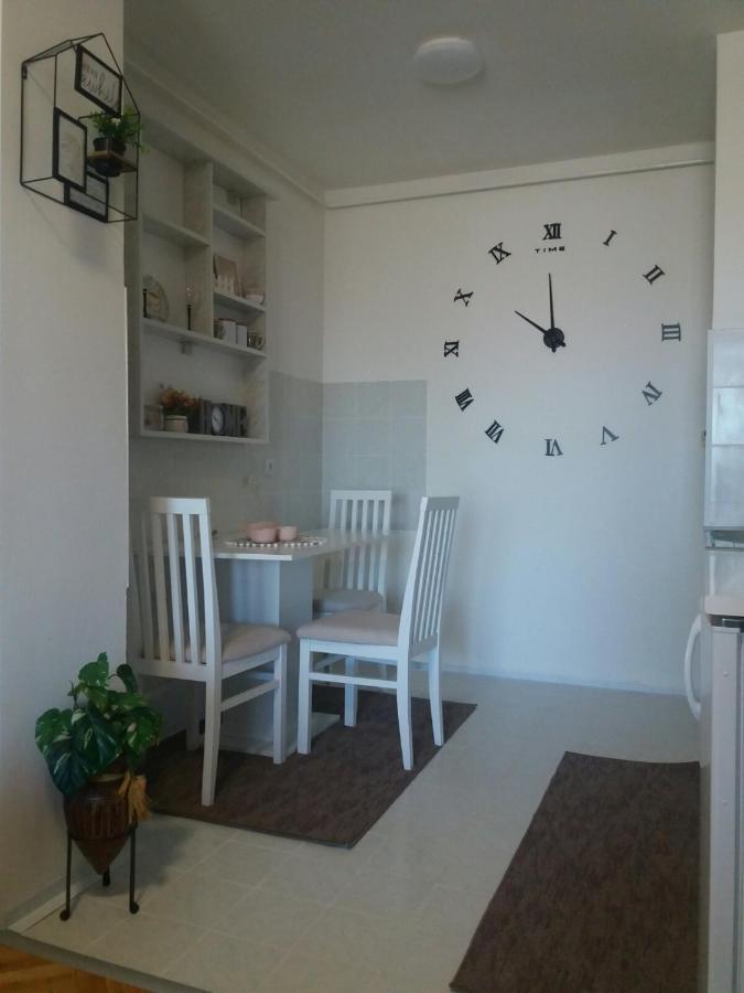 Apartman Breza Ruma Exteriér fotografie